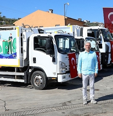 temizlik-hizmetlerini-daha-hizli-ve-verimli-hale-getirmek-amaciyla-arac-filosunu-genisleten-mudanya-belediyesi-15-haziran-15-temmuz-2024-doneminde-bir-ay-boyunca-5-bin-ton-evsel-atik-toplad.jpg