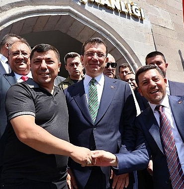 turkiye-belediyeler-birligi-tbb-ve-istanbul-buyuksehir-belediye-ibb-baskani-ekrem-imamoglu-nevsehir-belediye-baskani-rasim-ariyi-makaminda-ziyaret-etti.jpg