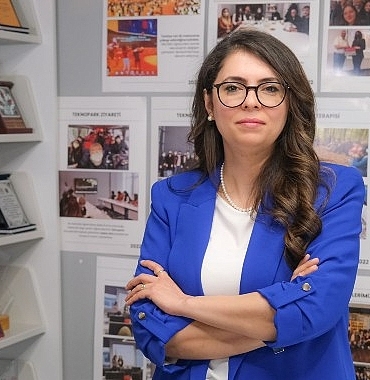 yapay-zeka-meslekleri-de-donusturecek-iste-karsinizda-gelecegin-meslekleri.jpg