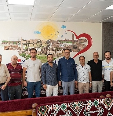 yigitten-imece-ile-yapilan-taziye-evine-ziyaret.jpg