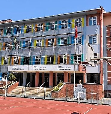 zeytinburnu-belediyesinden-okullara-tadilat-destegi.jpg