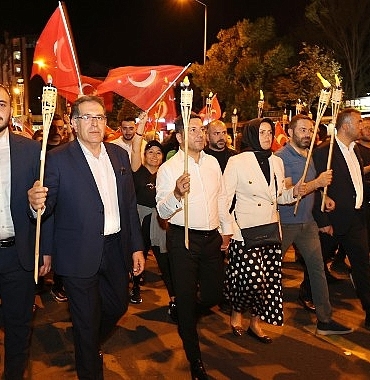 30-agustos-zafer-bayrami-dolayisiyla-fener-alayi-duzenlendi.jpg