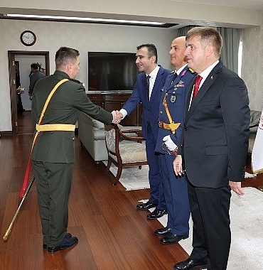 30-agustos-zafer-bayraminin-102-yil-donumu-tum-yurtta-oldugu-gibi-ilimizde-de-coskuyla-kutlandi.jpg