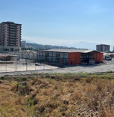 aksigorta-deprem-bolgesine-yardimlarini-surduruyor.jpg