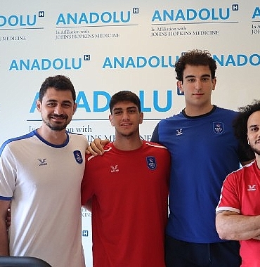 anadolu-efesli-4-sporcu-saglik-kontrolunden-gecti.jpg