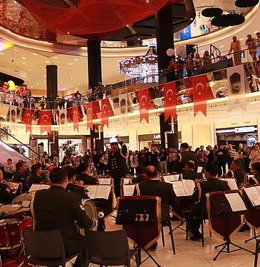 anadolu-yakasinda-30-agustos-zafer-bayrami-kutlamalarinin-adresi-metropol-istanbul-ve-watergarden-istanbul-olacak.jpg