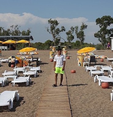 antalya-buyuksehir-lara-sahili-sosyal-tesisini-hizmete-acti.jpg
