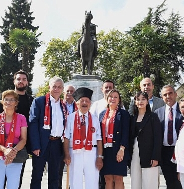 ataturkun-cumhurbaskani-olarak-bursaya-gelisinin-100-yili-torenle-kutlandi.jpg