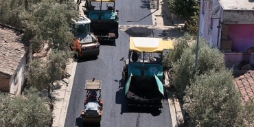 aydin-buyuksehir-belediyesi-kent-genelinde-vatandaslar-icin-daha-guvenli-ve-konforlu-yollar-olusturmaya-devam-ediyor.jpg