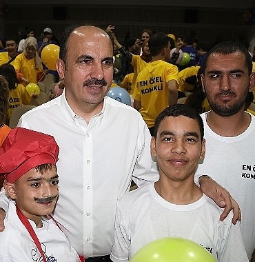 baskan-altay-ozel-genclerimize-her-turlu-imkani-sunmaya-devam-edecegiz.jpg