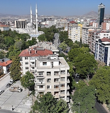 baskan-altay-riskli-bina-stogunu-azaltiyor-yesil-dokuyu-artiriyoruz.jpg