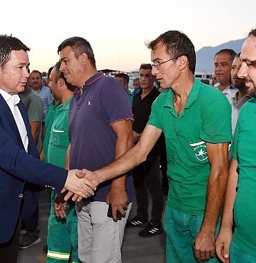 baskan-aydin-gune-emekcilerle-basladi.jpg