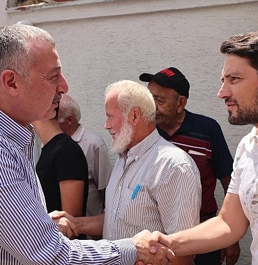 baskan-buyukakin-gebze-kadillida-vatandaslarla-bulustu-hizmetlerimizi-kentin-her-kosesine-kadar-tasiyoruz.jpg