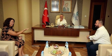 baskan-buyukakindan-isitme-engellilere-tam-destek.jpg