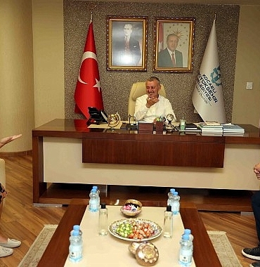 baskan-buyukakindan-isitme-engellilere-tam-destek.jpg