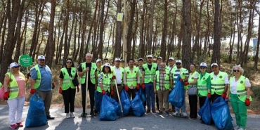 baskan-dumanin-da-katildigi-temizlik-calismasinda-5-ton-atik-toplandi.jpg