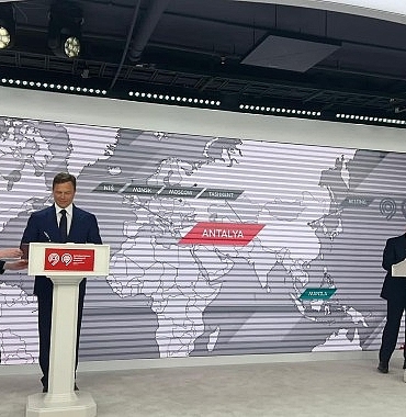 baskan-muhittin-bocek-moskova-ulasim-zirvesine-katildi.jpg