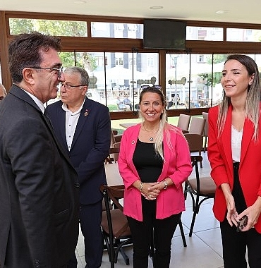 baskan-mutlu-muhtarlarla-bulustu.jpg