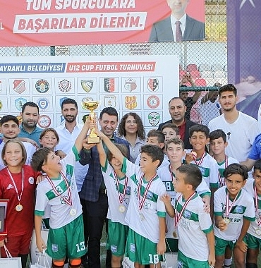 bayraklidaki-futbol-turnuvasinda-muhtesem-final.jpg