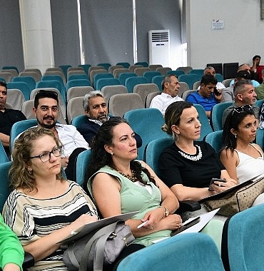 bornovada-muhtarlara-kent-konseyi-semineri.jpg