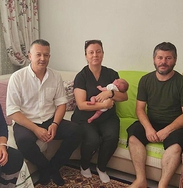 burhaniye-belediyesinden-hos-geldin-bebek-ziyareti.jpg