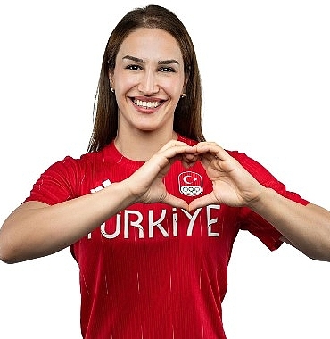 buse-tosun-cavusoglu-paris-2024teki-ilk-gures-madalyamizi-kazandi.jpg