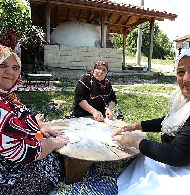 buyuksehir-koy-firinlarinin-bakimini-yapiyor.jpg