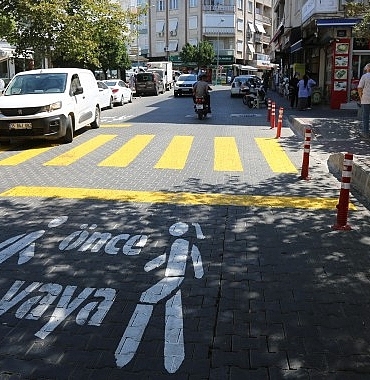 buyuksehir-ve-efes-selcuk-belediyeleri-once-yaya-dedi.jpg