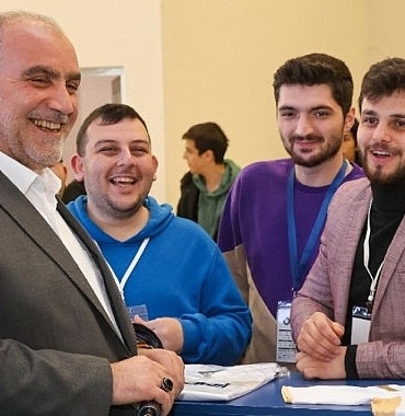 canikten-universiteyi-kazanan-tum-ogrencilere-burs.jpg