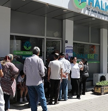 cercioglu-emeklinin-derdine-derman-oluyor-aydinda-emeklinin-yuzunu-emekli-kart-gulduruyor.jpg