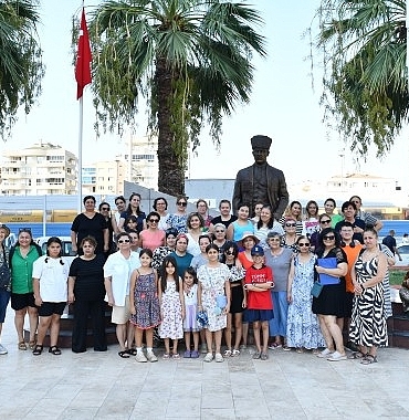 ciglili-kadin-ve-cocuklar-denizle-bulustu.jpg