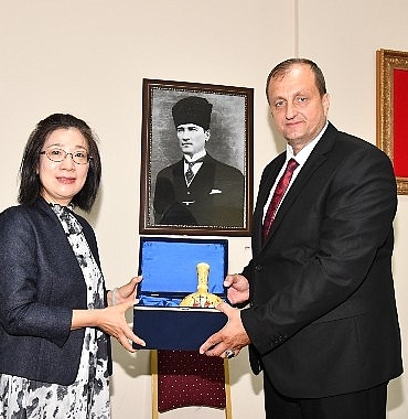 cinli-heyet-resmi-ziyaret-sebebiyle-iznikte.jpg
