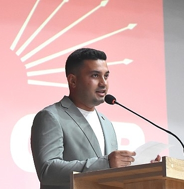 cumhuriyet-halk-partisi-foca-genclik-kollarinin-yeni-baskani-fahri-goren-oldu.jpg