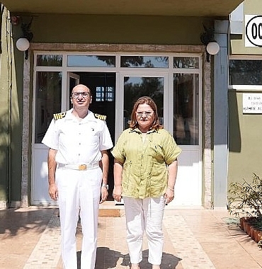 didim-belediye-baskani-hatice-gencay-didime-yeni-atanan-garnizon-komutani-deniz-albay-erkut-arslana-hayirli-olsun-ziyaretinde-bulundu.jpg