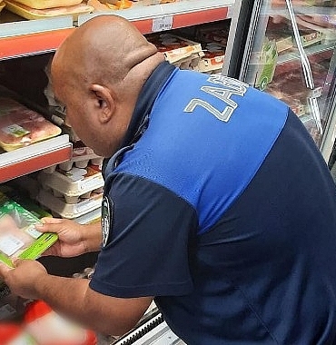 didim-belediyesi-zabita-mudurlugu-ekipleri-kent-genelinde-faaliyet-gosteren-zincir-marketlerde-denetimlerini-surduruyor.jpg