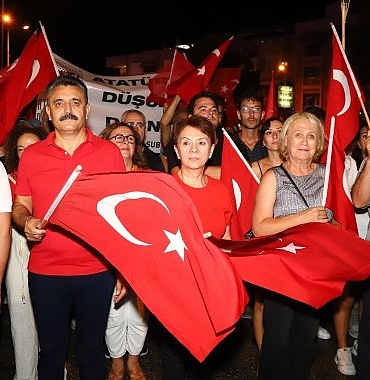 dikilide-zafer-bayrami-festival-coskusuyla-taclandi.jpg