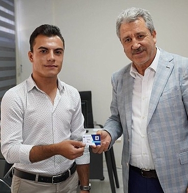 ege-universitesinin-mezun-kart-uygulamasi-yogun-talep-gormeye-devam-ediyor.jpg