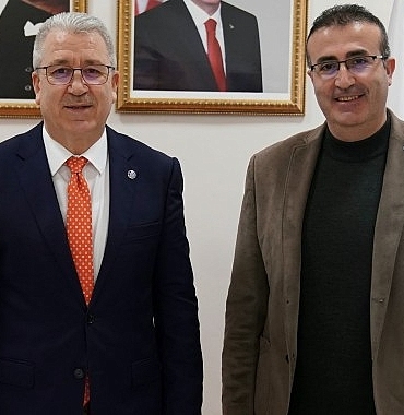 egeli-akademisyen-prof-dr-yildirim-ve-ekibi-zeybek-degnegini-literature-kazandirdi.jpg