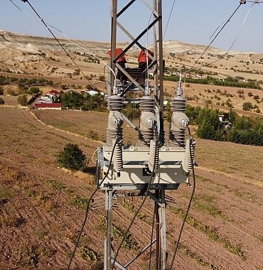 enerjisa-dagitim-sirketleri-elektrik-kesintilerini-azaltacak-kritik-teknolojiyi-yerlilestirdi.jpg