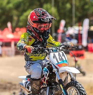 gelecegin-en-hizli-motokros-sporculari-kartepede-yetisiyor.jpg