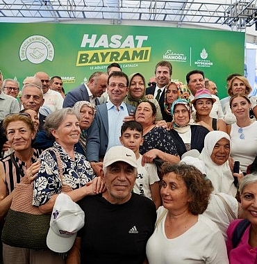 ibb-baskani-ekrem-imamoglu-catalcada-duzenlenen-hasat-bayraminda-konustu.jpg
