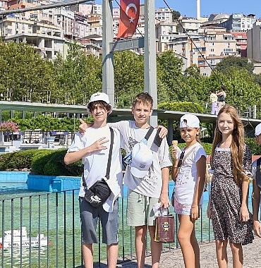 ibb-kardes-sehir-ukraynanin-odessa-kentinden-cocuklari-bu-yil-ucuncu-kez-istanbulda-agirliyor.jpg