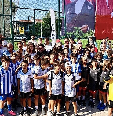 ilica-ahmet-keles-spor-tesisi-yeni-haliyle-cocuklarla-bulustu.jpg