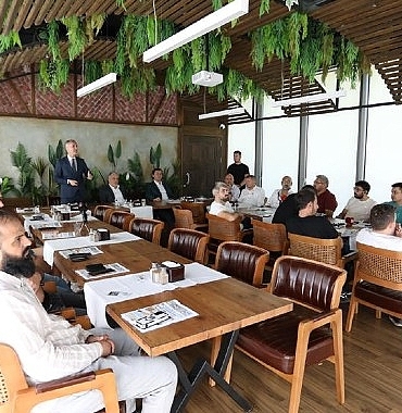inegol-belediyesinde-yeni-donem-hizli-basladi.jpg