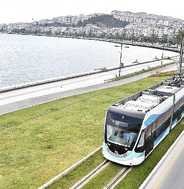 izmir-buyuksehir-belediyesine-bagli-toplu-ulasim-30-agustosta-toplu-ulasim-yuzde-50-indirimli.jpg