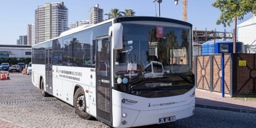 izmir-buyuksehirden-kadin-ve-cocuklara-ucretsiz-deniz-etkinligi-dezavantajli-bolgelerin-kadinlari-denizle-bulustu.jpg