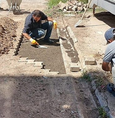 kahramankazan-belediyesi-fen-isleri-mudurlugu-ekipleri-ilce-genelindeki-kapsamli-bakim-calismalarini-yurutmeye-devam-ediyor.jpg