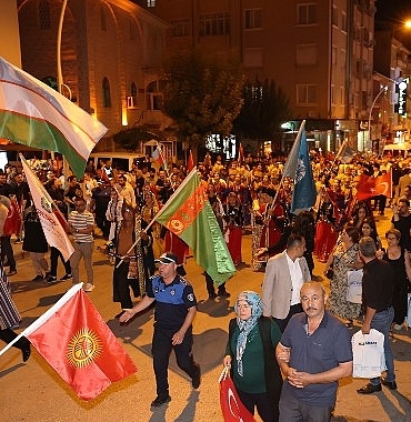 karaman-belediyesince-bu-yil-6-si-duzenlenen-uluslararasi-karaman-turk-dunyasi-soleni-etkinlikleri-kapsaminda-turkce-aski-vatan-aski-yuruyusu-gerceklestirildi.jpg