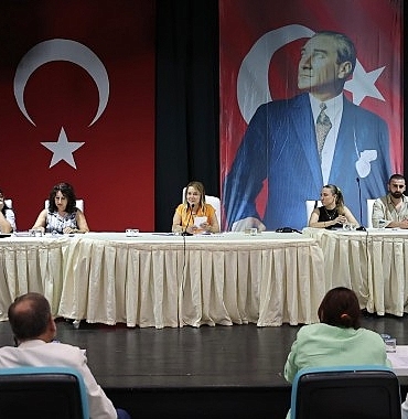 konak-belediye-meclisi-agustos-ayinin-ikinci-toplantisini-gerceklestirdi.jpg