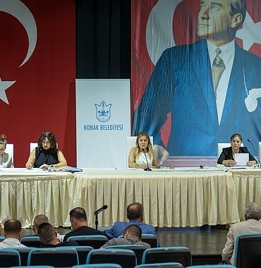 konak-belediye-meclisinin-agustos-ayi-toplantisi-gerceklestirildi.jpg